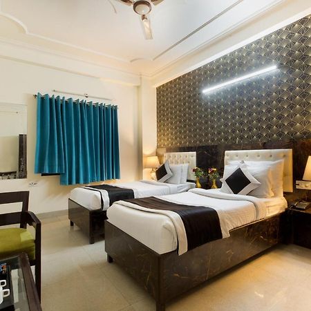 The Alpino Hotel New Delhi Extérieur photo