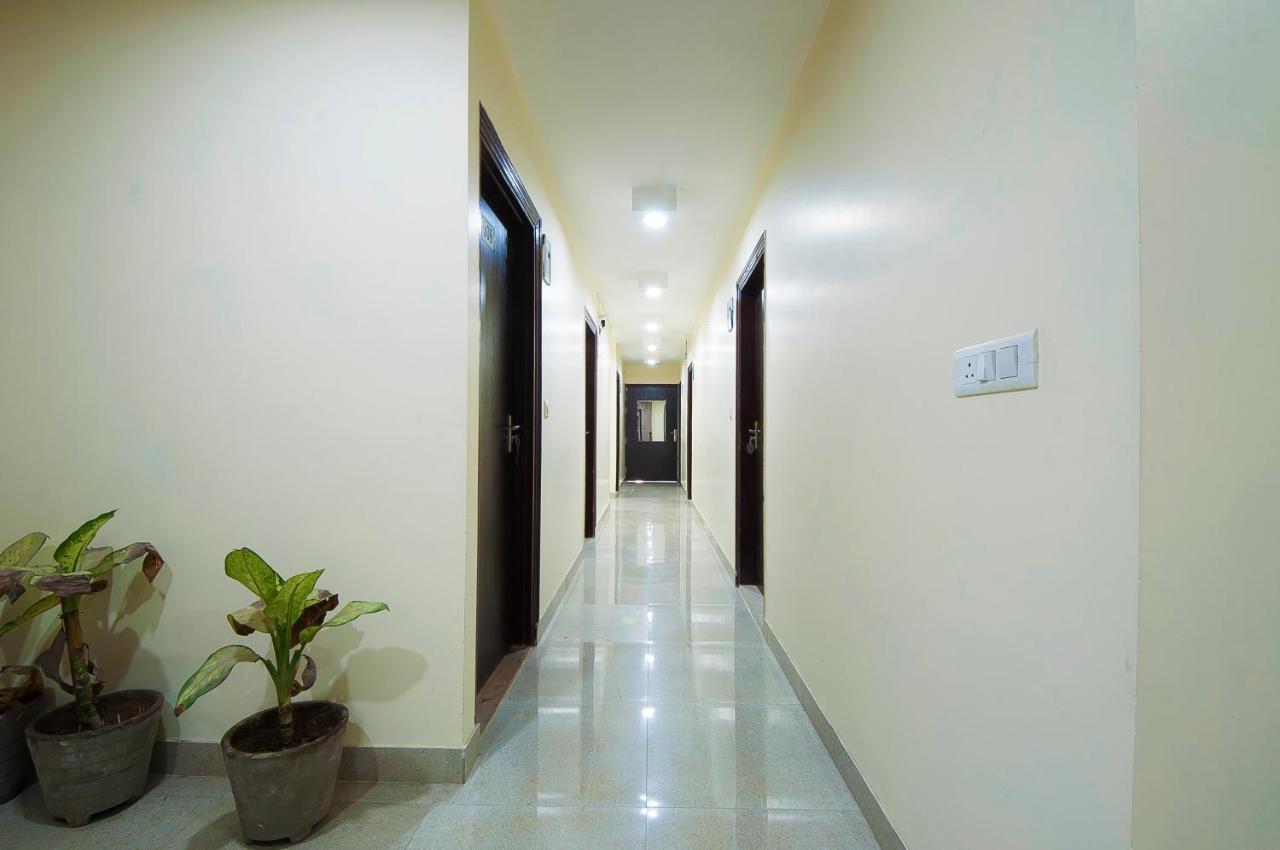 The Alpino Hotel New Delhi Extérieur photo