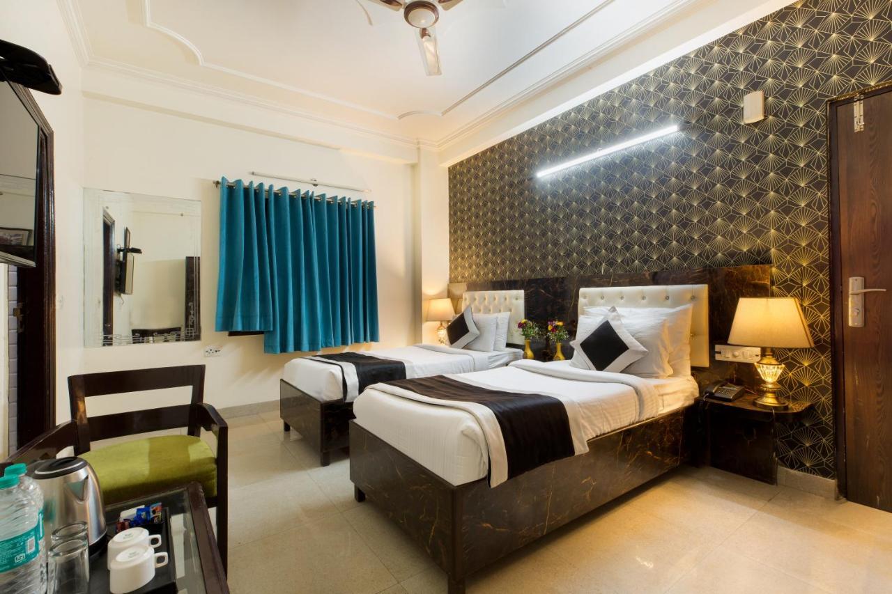 The Alpino Hotel New Delhi Extérieur photo