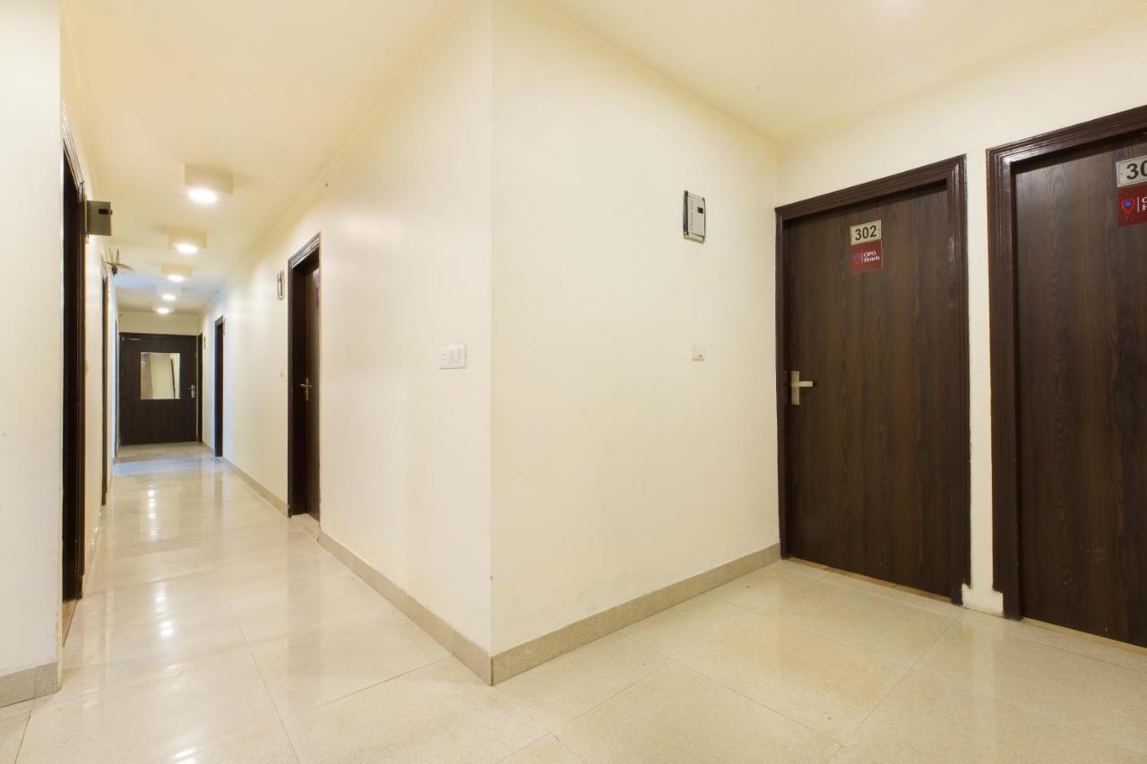The Alpino Hotel New Delhi Extérieur photo