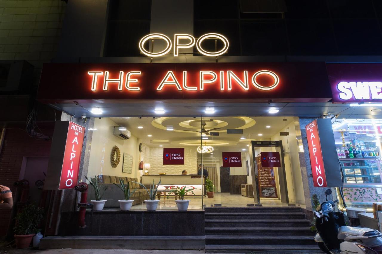The Alpino Hotel New Delhi Extérieur photo