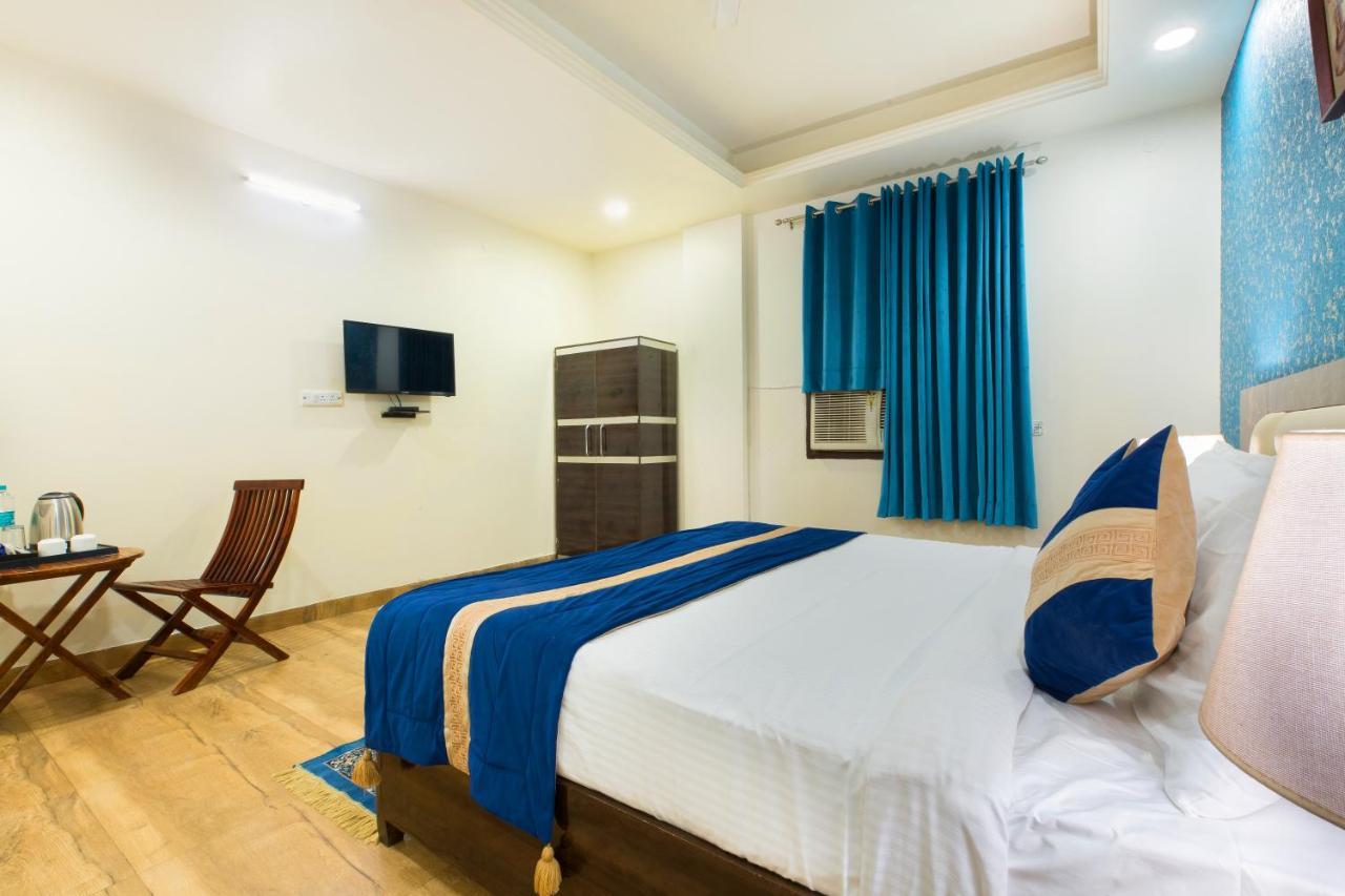 The Alpino Hotel New Delhi Extérieur photo