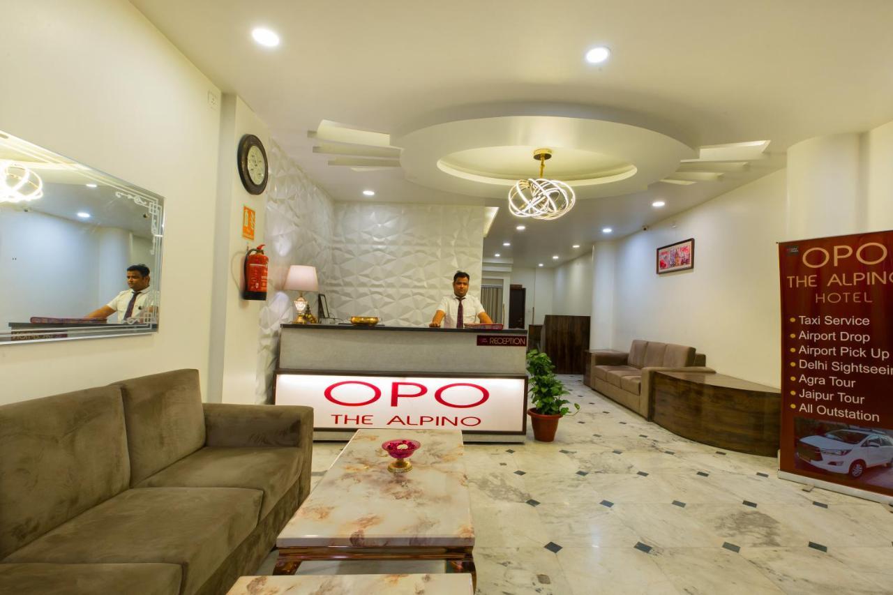 The Alpino Hotel New Delhi Extérieur photo
