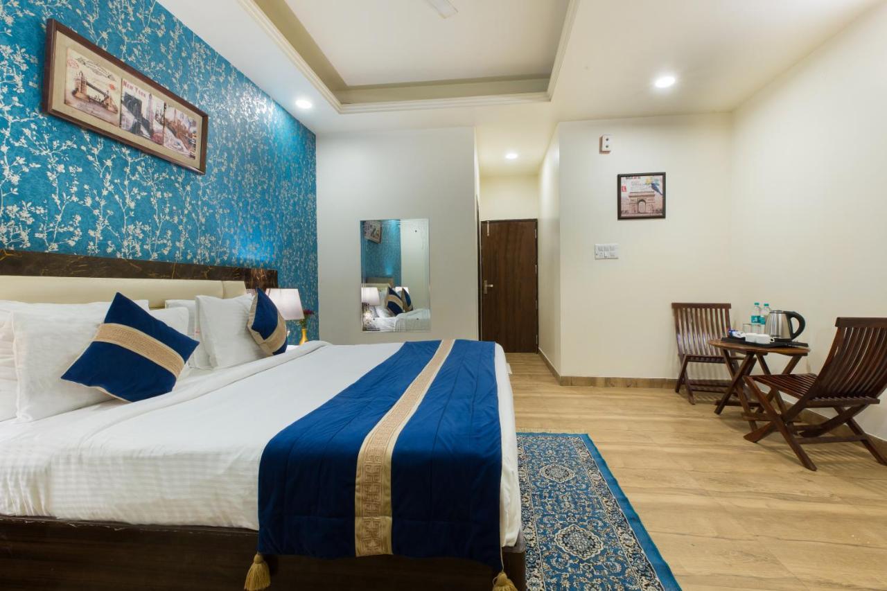 The Alpino Hotel New Delhi Extérieur photo